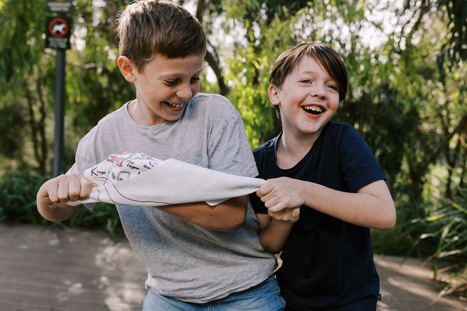 HeyDoodle - 100 Squares Playmat Large Colouring & Doodle Playmat