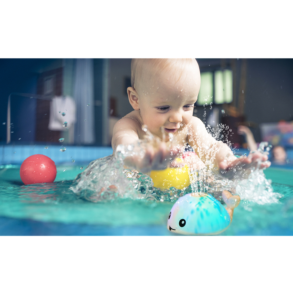 Water Spraying Whale Bath Toy