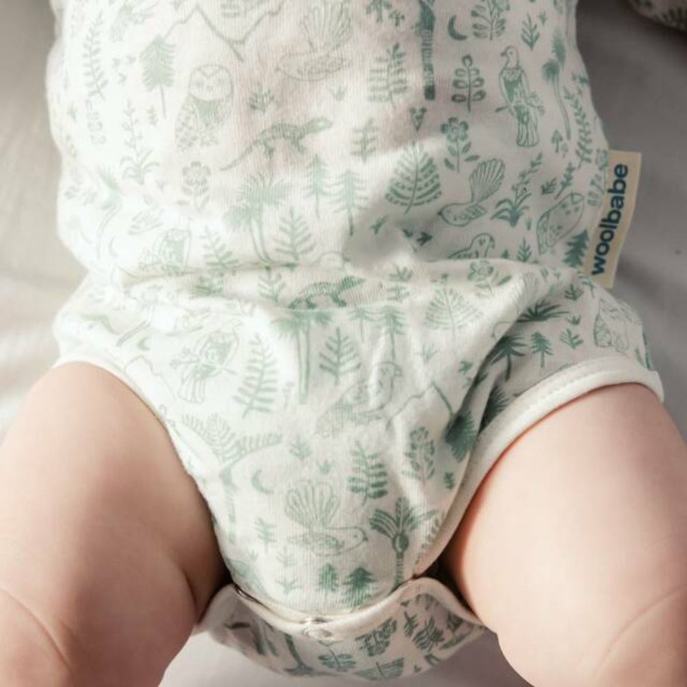 Woolbabe Merino/Organic Cotton Long Sleeve Bodysuit - Natural Moss Wilderness Size 0-1yr