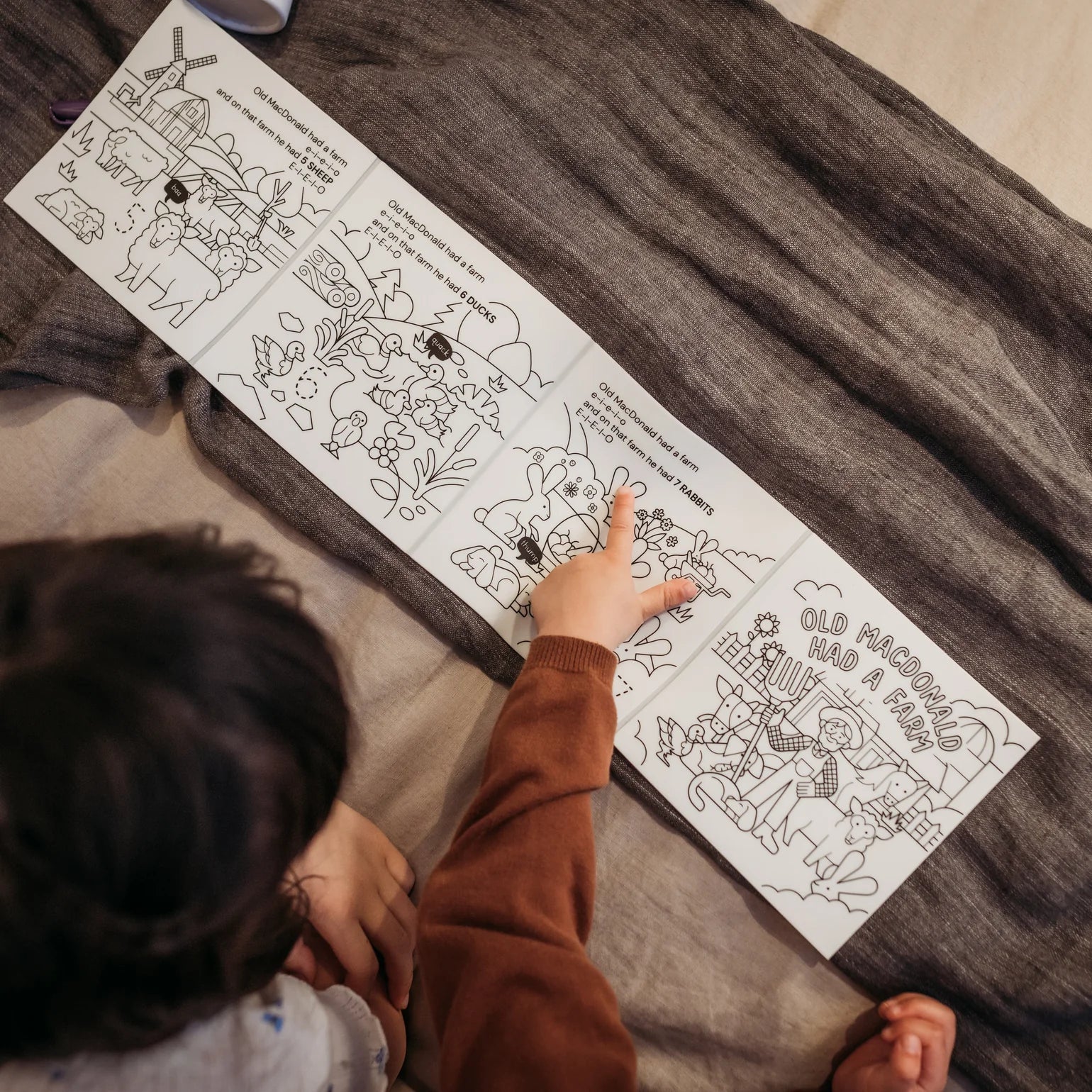 HeyDoodle - Old MacDonald Had a Farm Tales - Reusable Colouring Book