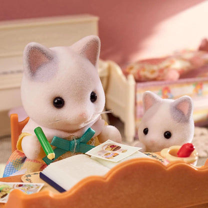 Sylvanian Families Latte Cat Family