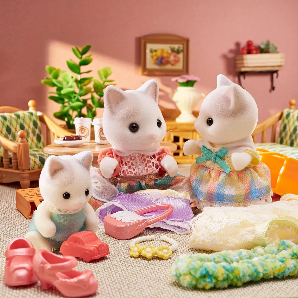 Sylvanian Families Latte Cat Family